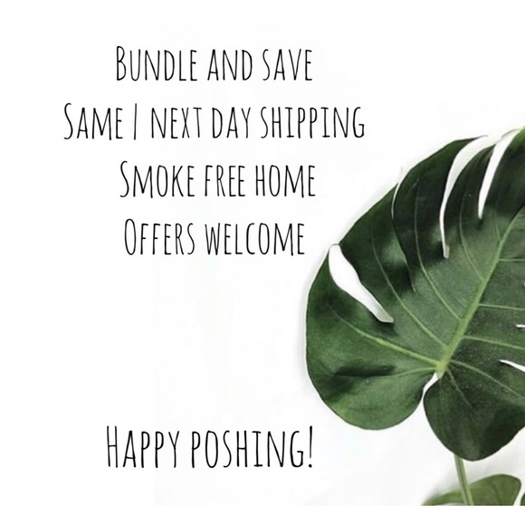 Juliet Vintage Style Earrings - Picture 7 of 8